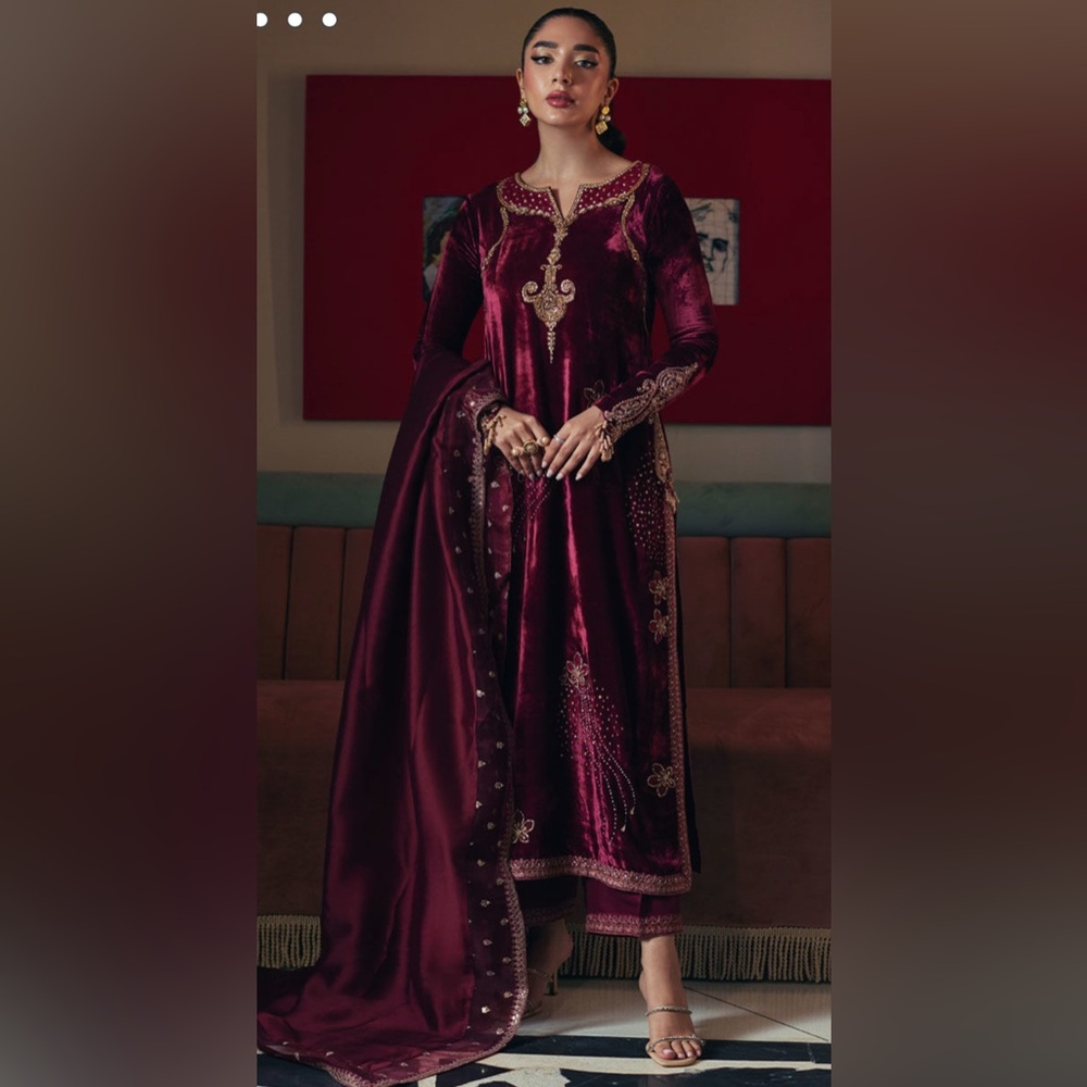 Farah Talib Aziz Luxurious Maroon Velvet Long Sleeve Dress